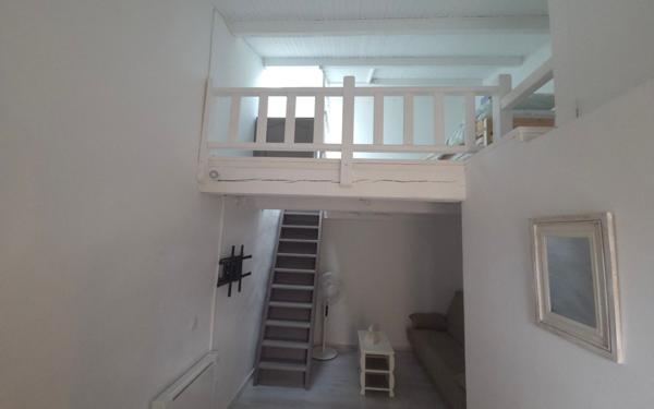 Maison à louer    2 pièces •  Régusse