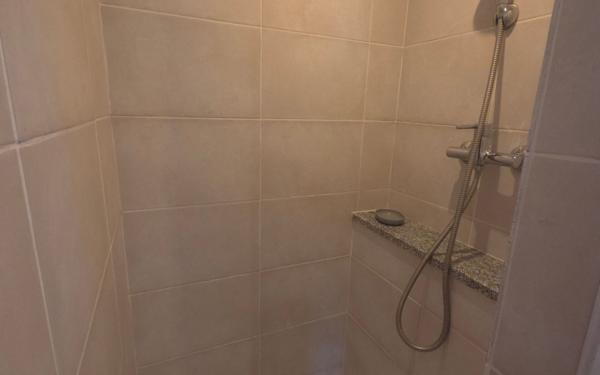 Maison à louer    2 pièces •  Régusse