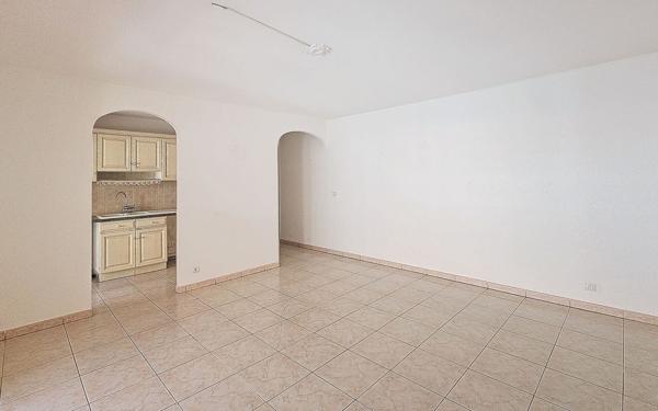 Appartement à vendre    2 pièces • 48,97 m2 Saint-Raphaël