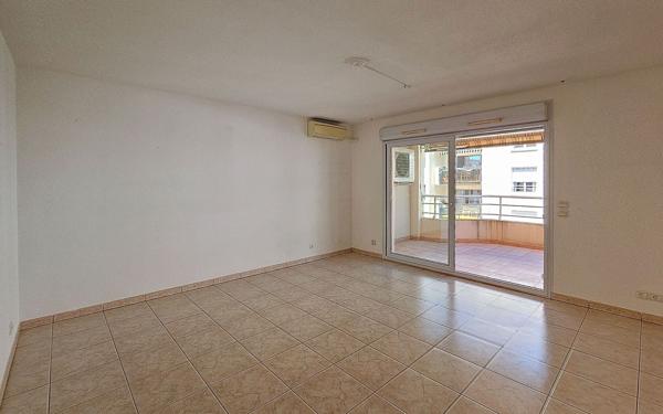 Appartement à vendre    2 pièces • 48,97 m2 Saint-Raphaël