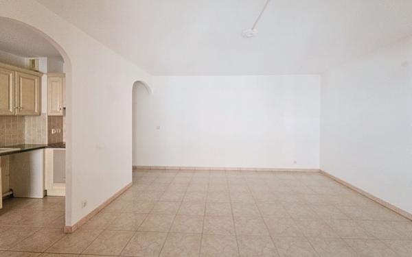 Appartement à vendre    2 pièces • 48,97 m2 Saint-Raphaël