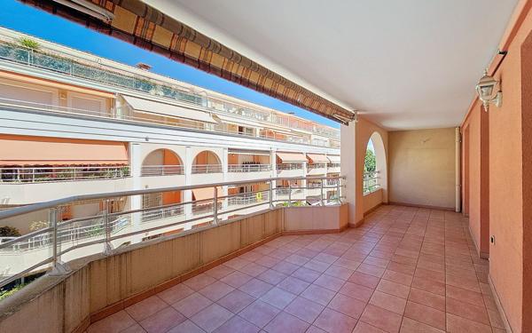 Appartement à vendre    2 pièces • 48,97 m2 Saint-Raphaël