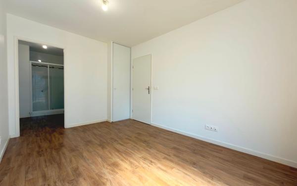 Appartement à vendre    2 pièces • 41,99 m2 Épinay-sur-Seine