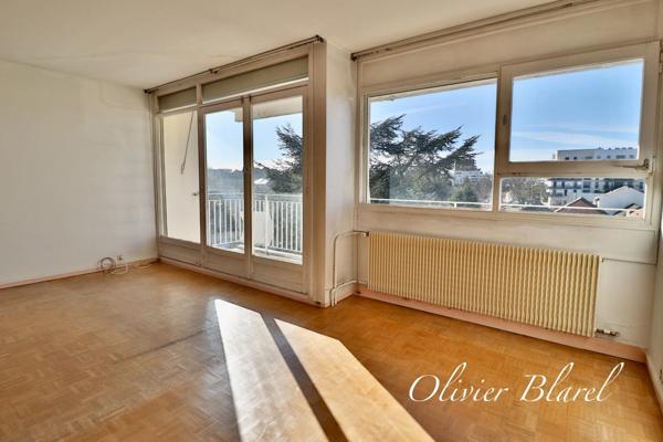 Rueil-Malmaison (92) – Mont Valérien - dernier étage - 3 chambres - 87m²