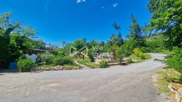 Plateau de 69 m² à aménager avec terrasse – Aux Assions (07140)
