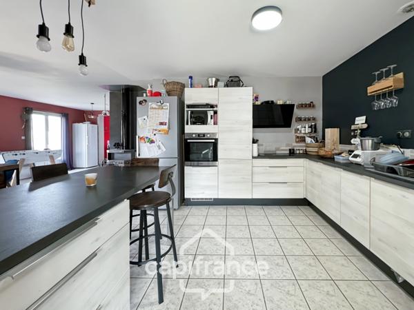 Maison à vendre 8 pièces DAVEZIEUX (07)