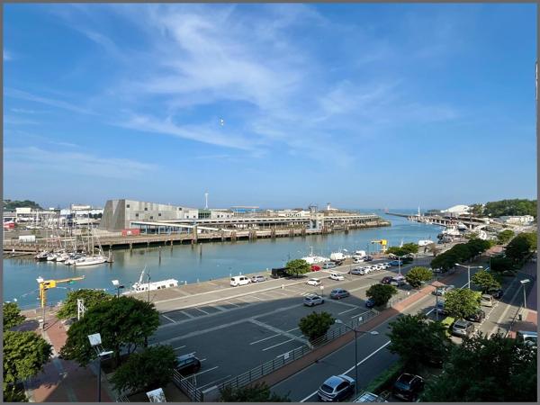 Appartement lumineux avec balcon et vue mer