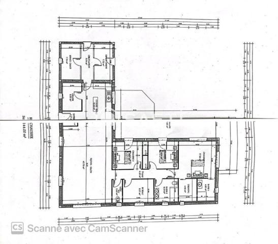 Terrain constructible sur les hauteurs d'un hameau