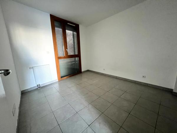 Appartement à vendre 3 pièces BEAUZELLE (31)