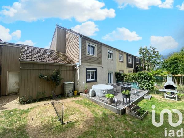 Maison traditionnelle 4 pièces de 80 m² à Val-de-Reuil (27100)