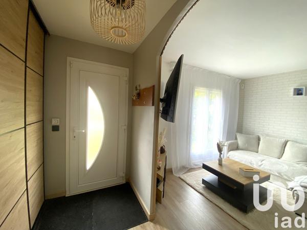 Maison traditionnelle 4 pièces de 80 m² à Val-de-Reuil (27100)