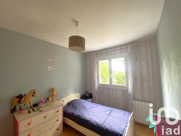 Maison traditionnelle 4 pièces de 80 m² à Val-de-Reuil (27100)