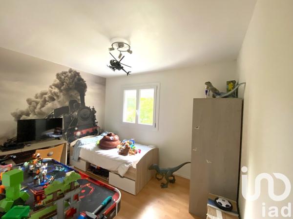 Maison traditionnelle 4 pièces de 80 m² à Val-de-Reuil (27100)