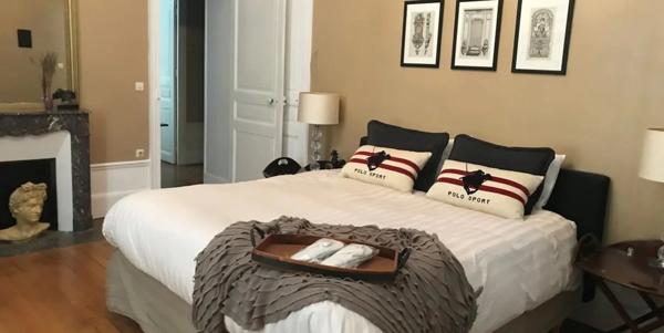 Magnifique château entièrement rénové et propriété équestre à vendre proche de SANCERRE (18)