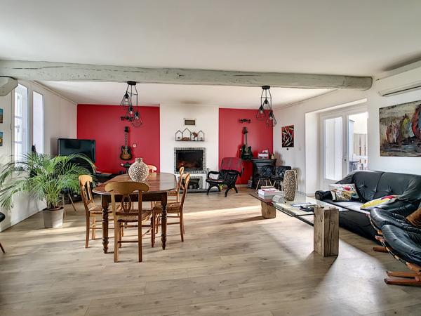 Maison pierres rénovée, avec très belle vue mer