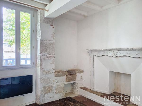 À Vendre Maison de ville en pierre rénovée de 63 m² avec terrasse à Condom