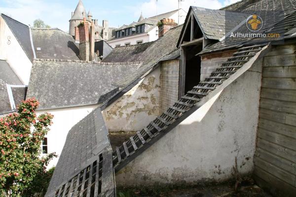 Vente                                                      Maison
                        
                     6 pièces                      151 m2                     à Josselin
