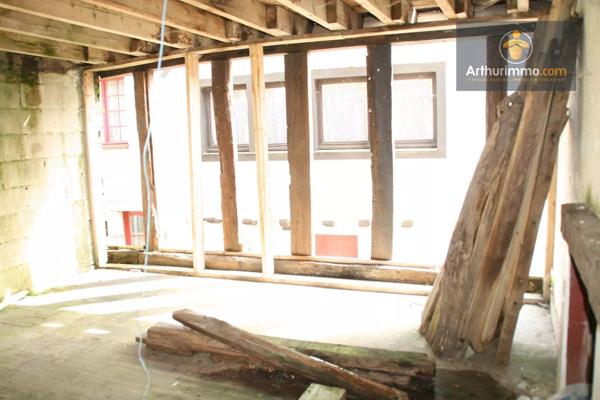 Vente                                                      Maison
                        
                     6 pièces                      151 m2                     à Josselin