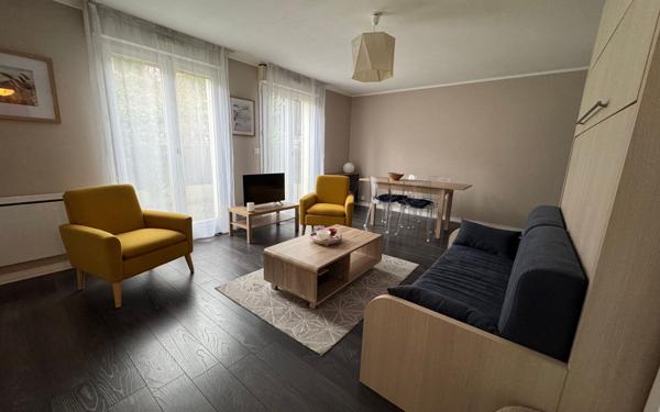 Appartement à louer    1 pièce •  Viroflay