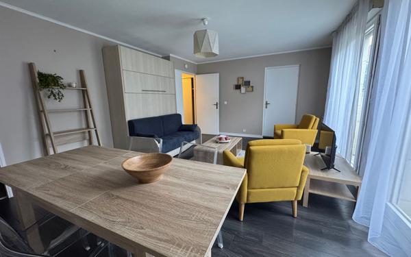 Appartement à louer    1 pièce •  Viroflay