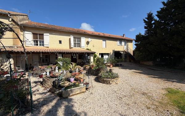 Maison à vendre    7 pièces •  Pernes-les-Fontaines