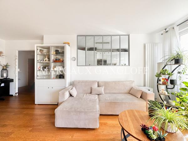 Appartement
         5 pièces
        - 110 m² Bien prestige 942 000 € *