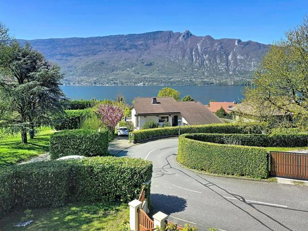 RARE TRESSERVE - Maison en hauteur avec vue lac