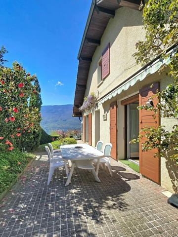 RARE TRESSERVE - Maison en hauteur avec vue lac