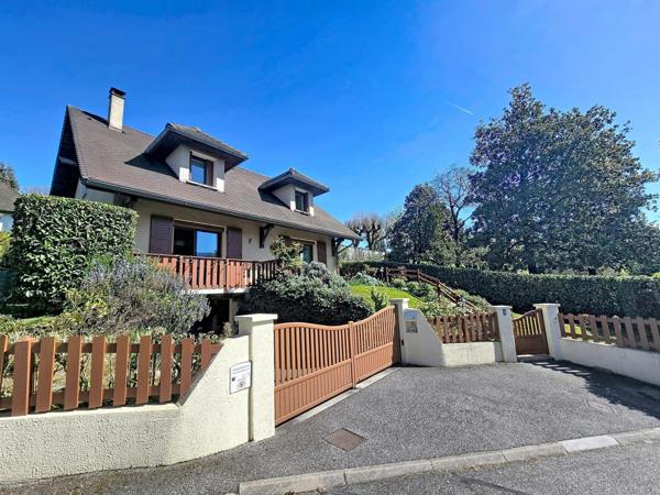 RARE TRESSERVE - Maison en hauteur avec vue lac