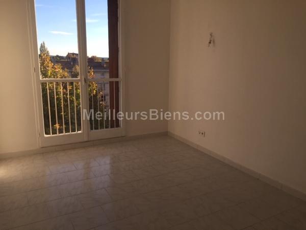 Appartement de type 5 à Salon de Pce