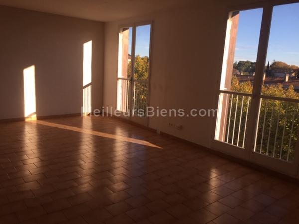 Appartement de type 5 à Salon de Pce