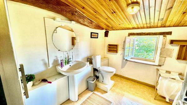 Maison à vendre  10 pièces - 253,87 m2 CHERAC - 17