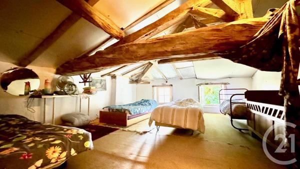 Maison à vendre  10 pièces - 253,87 m2 CHERAC - 17