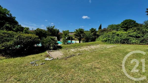 Maison à vendre  10 pièces - 253,87 m2 CHERAC - 17