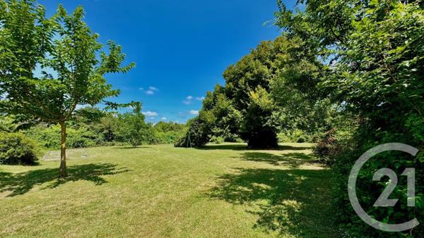 Maison à vendre  10 pièces - 253,87 m2 CHERAC - 17