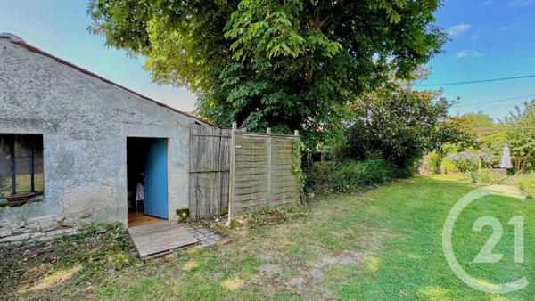 Maison à vendre  10 pièces - 253,87 m2 CHERAC - 17