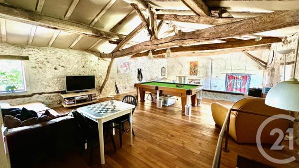 Maison à vendre  10 pièces - 253,87 m2 CHERAC - 17