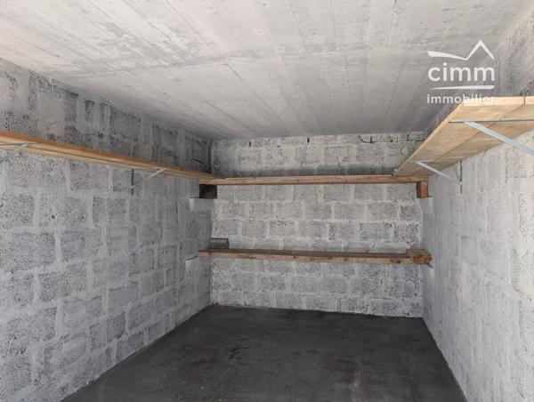 Disponible de suite. Garage de 17m²