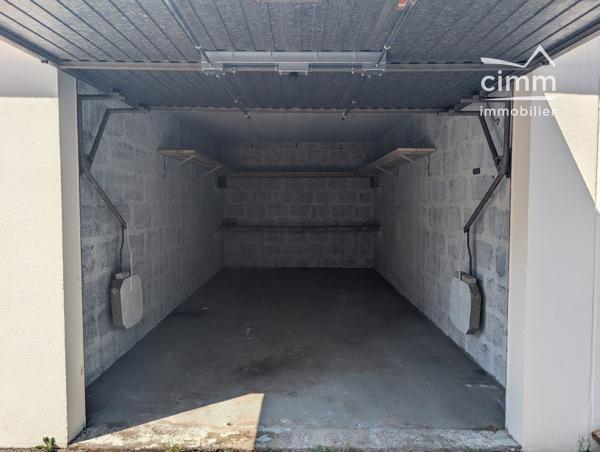 Disponible de suite. Garage de 17m²