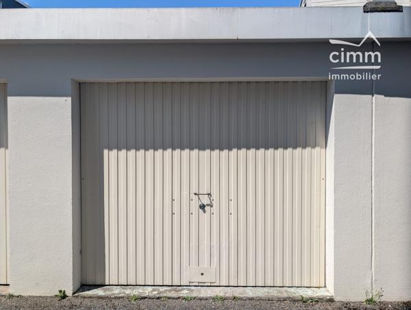 Disponible de suite. Garage de 17m²