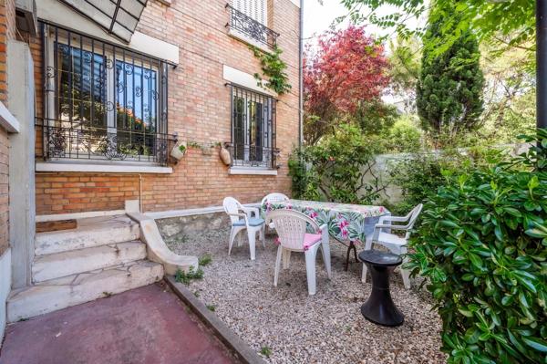 93350 LE BOURGET – MAISON 5 PIÈCES – 83,51 M² CARREZ / 119,49 M² AU SOL – JARDIN/COUR DE 205 M² – PROCHE TRANSPORTS