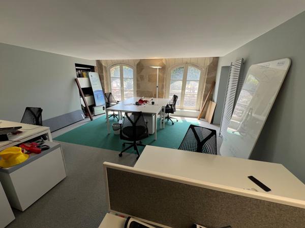 Bureaux à louer ou à vendre Nantes centre surface rénovée en 2023