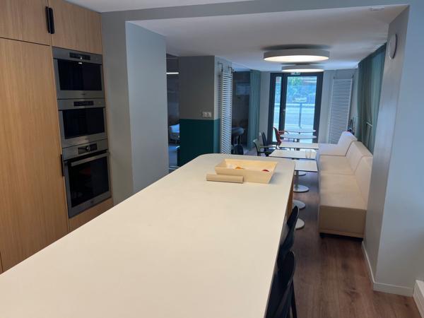 Bureaux à louer ou à vendre Nantes centre surface rénovée en 2023