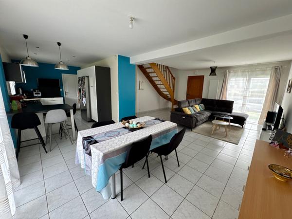 Pavillon 4 chambres + bureau sur terrain de 504m2