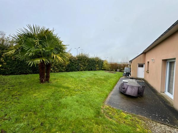 Pavillon 4 chambres + bureau sur terrain de 504m2