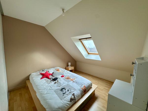 Pavillon 4 chambres + bureau sur terrain de 504m2