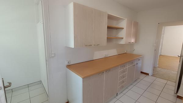 A VENDRE - APPARTEMENT T3 - TERRASSE - GARAGE - CAVE - PARKING - VUE SUR LE CANIGOU - 66000 PERPIGNAN