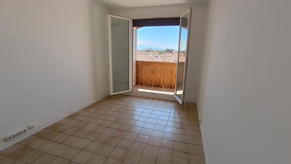 A VENDRE - APPARTEMENT T3 - TERRASSE - GARAGE - CAVE - PARKING - VUE SUR LE CANIGOU - 66000 PERPIGNAN