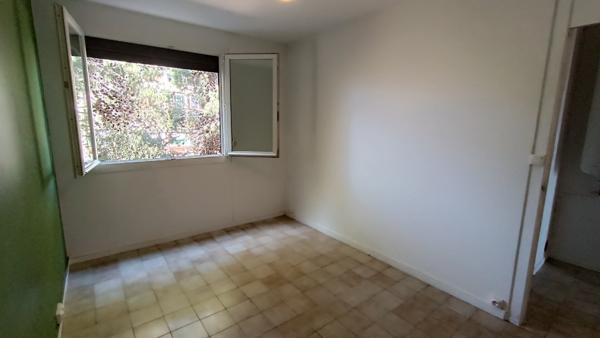 A VENDRE - APPARTEMENT T3 - TERRASSE - GARAGE - CAVE - PARKING - VUE SUR LE CANIGOU - 66000 PERPIGNAN