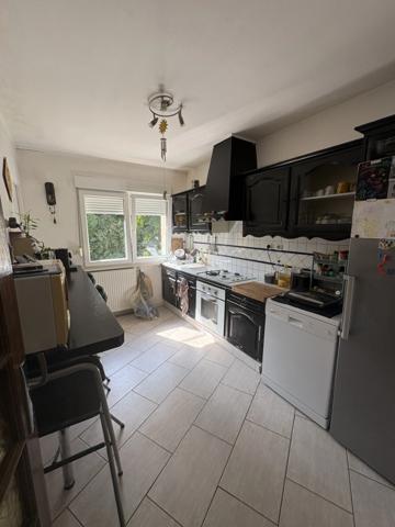 Maison familiale 5 pièces à vendre avec grands garages, jardin et combles aménageables - Cons-la-grandville 54870